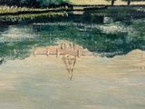 une peinture représentant une tour horloge située sur une colline surplombant une rivière