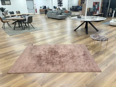 Tapis rose COCO MAISON 160 x 230 cm et deux bouts de canapé … - Photo 1
