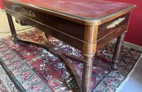 Bureau plat acajou à entretoise style Empire dessus verre (L… (photo 5)