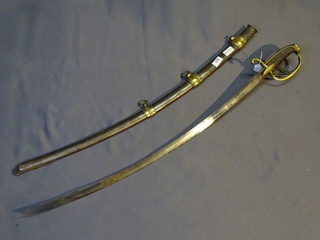 SABRE D'OFFICIER DE CAVALERIE LÉGÈRE, Premier Empire.Monture en l...