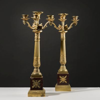 paire de candélabres anciens en laiton sur base en marbre