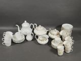 une image d'un groupe de plats, de tasses et de soucoupes en porcelaine