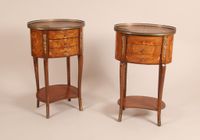 Paire de table d'appoint de forme rognon, en bois de placage…