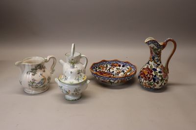 Dans un carton, lot de faïences : une coupe creuse et une ve… - Photo 1