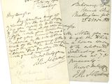 gros plan d'une feuille de papier sur laquelle on peut lire une écriture manuscrite