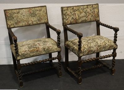 paire de chaises antiques avec rembourrage floral rembourrage rembourrage rembourrage rembourrage rembourrage rembourrage rembourrage rembourrage