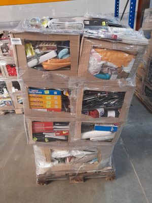 Lot DE Solderie Dont Articles Scolaires Dont Licences Squid …