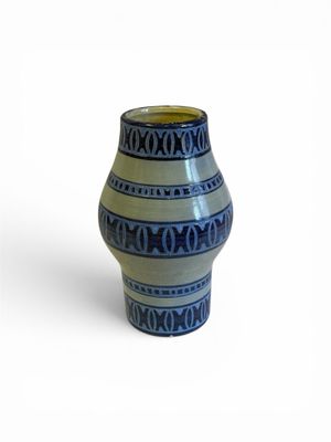 VALLAURIS. VASE balustre à décor géométriques sur plusieurs …