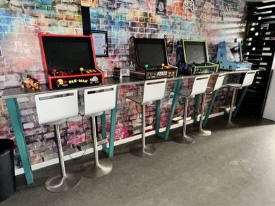 Ensemble des jeux vidéo vintage OU dans l'esprit de - 16 tél…