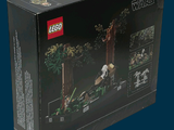 a box with a lego star wars set inside of it