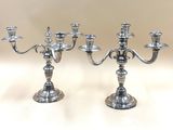 paire de candélabres anciens en métal argenté avec bougeoirs