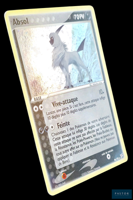 une photo d'une carte Pokémon sur laquelle figure l'image d'un animal