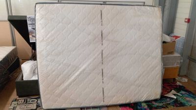 Matelas ressorts 160x200x25cm d'épaisseur, accueil moelleux …