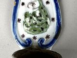 an image of a ceramic box with a frog on it