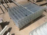 une palette sur laquelle sont posées plusieurs barres métalliques