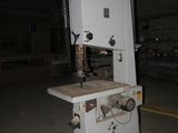 a machine that is sitting in the middle of a room