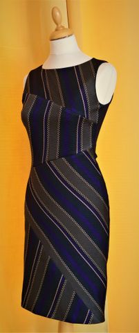 HUGO BOSS – Jolie Robe de cocktail chasuble à deux faces asymétri...