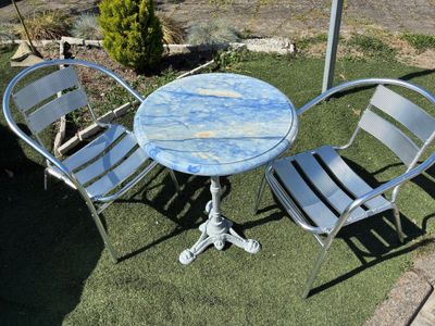 1 Belle table de bistrot parisien originale Pied en fonte de…