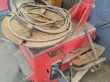 a picture of a machine that is sitting in a garage
