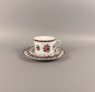 SOLEIADO, Tasse et deux sous-tasses en porcelaine modèle "La… - Photo 1