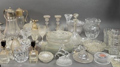 a lot of glass items that are on the table
