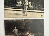 deux photos d'un homme à cheval tirant une charrette