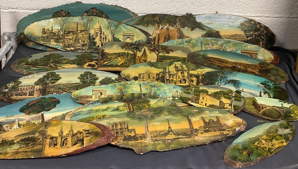 Marouflage et peinture sur bois, 19 panneaux décoratifs représentant en autre : Paris , Vals les bains, Lourdes, Domr...