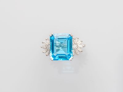 an aquamarinee and diamond ring