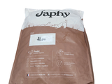 un sac de nourriture posé sur une table