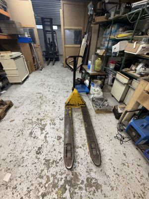 Transpalette manuel Lot vendu en l'état, sans garantie de fo…