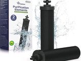 une photo d'un filtre à eau avec une bouteille d'eau en arrière-plan
