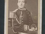 une vieille photo d'un homme en uniforme militaire