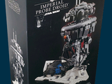 une boîte contenant une maquette Lego représentant un vaisseau spatial