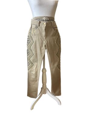 an image of a mannequin wearing a pair of pants on a mannequin stand