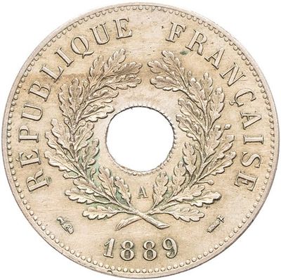 une pièce avec une couronne au recto