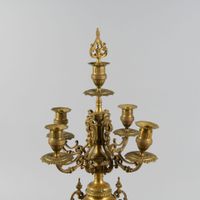 Paire de candélabres quadripode en métal doré à 5 lumières d… (photo 5)