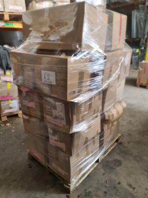 Environ 260 kg de vêtements de seconde main.