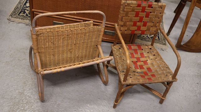 Porte revue et chaise d’enfant en rotin