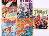 trois livres pour enfants sont alignés sur une surface blanche