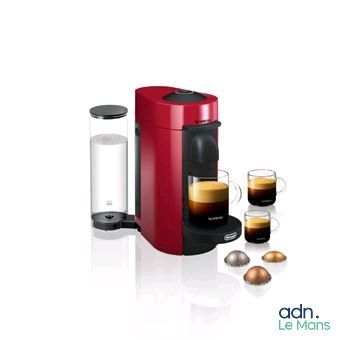 une image représentant une cafetière rouge avec deux tasses de café