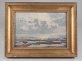 un tableau représentant un paysage avec des nuages et de l'eau, dans un cadre doré