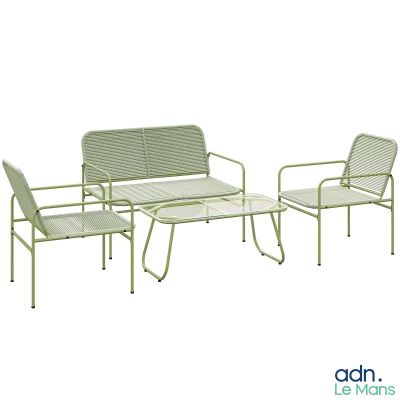 deux chaises et une table sur fond blanc, sur fond blanc