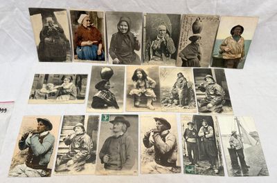 plusieurs vieilles photographies en noir et blanc représentant des femmes et des enfants autochtones