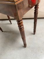 Une TABLE à jeu en acajou, le plateau basculant. (photo 4)
