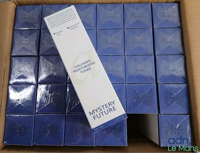 a box of blue boxes with a white box on top