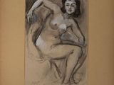 dessin représentant une femme nue assise sur une chaise, les jambes croisées