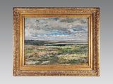 une peinture à l'huile représentant un paysage surmonté d'un ciel nuageux