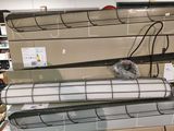 il y a beaucoup de types d'appareils électroménagers différents dans le magasin
