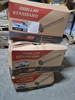 Lot de 5 boites d'environ 4000 chevilles standard de 160mm