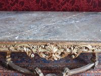 TABLE DE MILIEU de style Régence en bois mouluré, sculpté et… (photo 5)